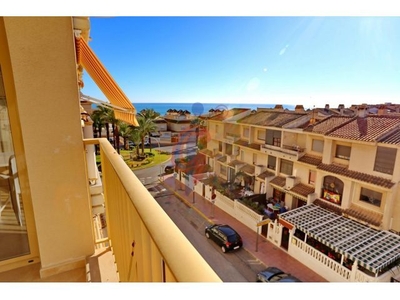 ¡ Precioso apartamento con dos dormitorios y dos baños con vistas al mar en Guardamar del Segura!