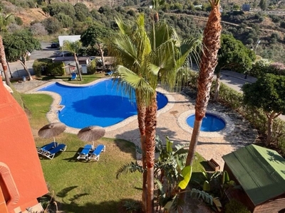Venta de dúplex en Cabo Pino - Reserva de Marbella de 2 habitaciones con terraza y piscina