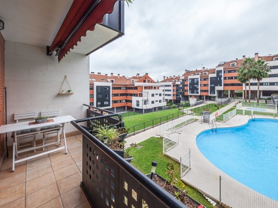 Venta de piso con piscina y terraza en Viesques (Gijón)