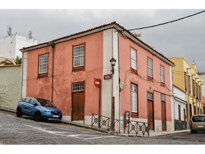 VIVIENDA EMBLEMATICA EN EL CENTRO DE LA OROTAVA