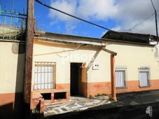 Casa adosada en venta en El Cubo de Tierra del Vino en El Cubo de La Tierra del Vino por 32.000 €