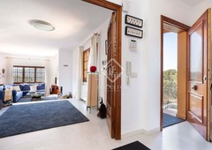 Chalet villa de 5 dormitorios en venta en un entorno verde y tranquilo a tan solo 3 minutos de la playa en Tamariu