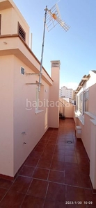 Ático atico con terraza solarium = 2 dormitorios = junto al hospital civil en Málaga