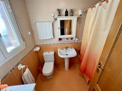 Casa adosada con 4 habitaciones con parking, calefacción y aire acondicionado en Morata de Tajuña