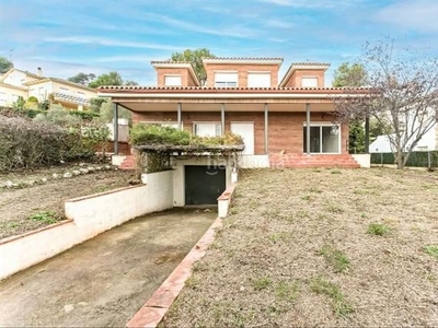 Casa en venta , (barcelona) antonio machado en Pallejà