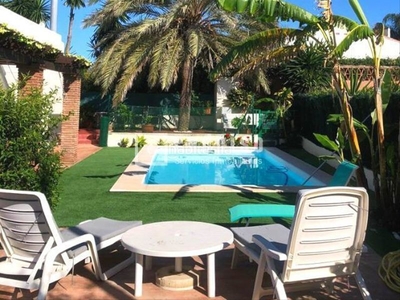 Chalet en cartagena 528 chalet con 4 habitaciones con parking, piscina, aire acondicionado y jardín en Marbella