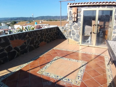 Venta de casa con terraza en Andújar