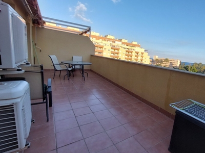 Venta de piso con piscina y terraza en Aguadulce, Centro sur