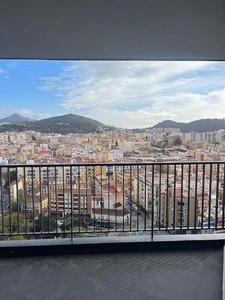 Alquiler de piso en Centro Histórico de 3 habitaciones con terraza y balcón