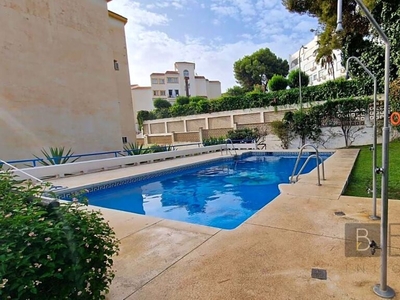 ESTUDIO REFORMADO EN EDIFICIO CON PISCINA, EN TORREMOLINOS (MÁLAGA).