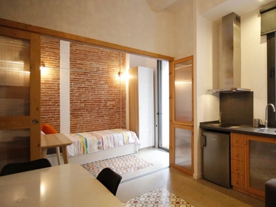 Piso en alquiler de 2 habitaciones en El Poble-Sec, Barcelona