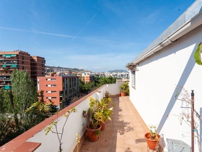 Ático duplex 3 habitaciones 2 terrazas en Porta Barcelona