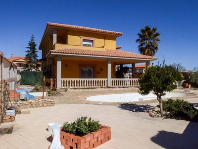 Chalet en venta en Cogollos de Guadix, Granada