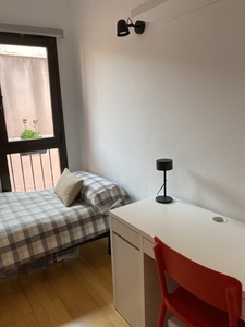 Habitación estudiante con baño privado en Sant Andreu
