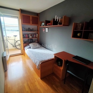 Piso con 4 habitaciones con ascensor y calefacción en Badalona