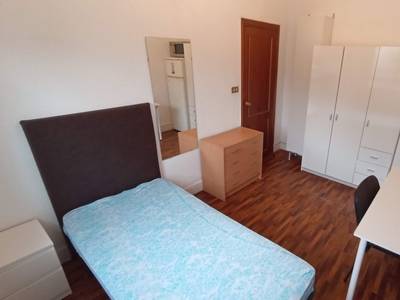 Se alquila habitación individual en Zabalburu / Miribilla., Bilbao
