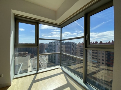 Alquiler de piso en avenida De Juan Pablo II de 2 habitaciones con garaje y aire acondicionado