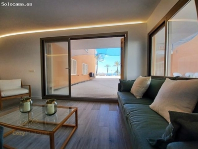 Apartamento reformado con 560 metros de terraza en primera linea de la playa de