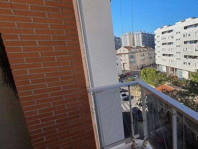 Ático en venta en calle De Les Càtedres de 2 habitaciones con terraza y balcón