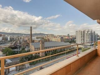 Piso de cuatro habitaciones Corts Catalanes, La Marina del Port-Parc de Montjuïc, Barcelona