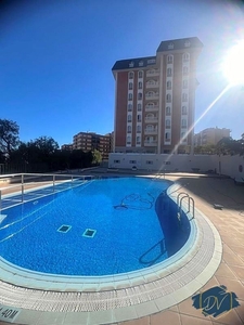 Piso en alquiler en Tristán - García Escámez - Somosierra de 3 habitaciones con terraza y piscina