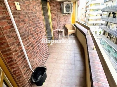 Piso en venta en Ensanche - Diputación de 2 habitaciones con garaje y balcón