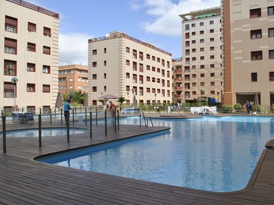 Venta de piso en El Cano - Los Bermejales de 2 habitaciones con terraza y piscina
