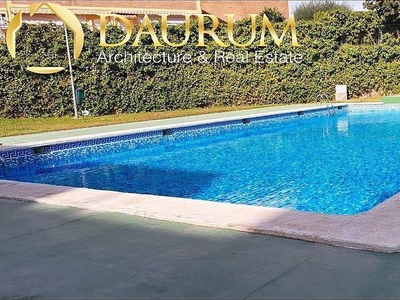 Venta de piso en Paus - Poligono San Blas de 4 habitaciones con terraza y piscina