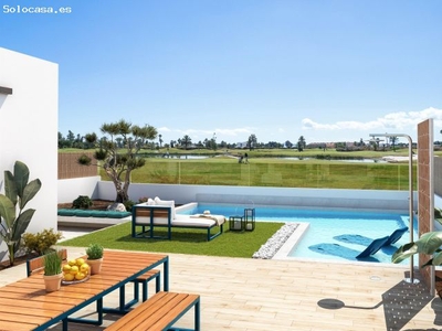 Villas de lujo situadas en Los Alcázares con piscina privada.