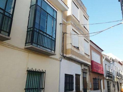 Venta Piso Puente Genil. Piso de tres habitaciones en Custa Vitas. Segunda planta