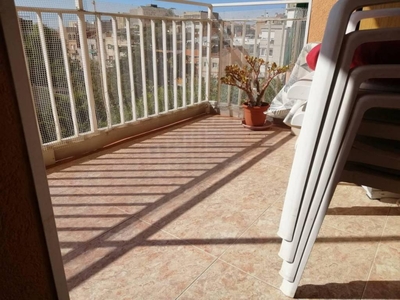 Venta Piso Sabadell. Piso de cuatro habitaciones en Calle Bonaigua. Buen estado cuarta planta con balcón