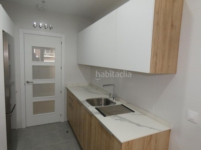 Alquiler apartamento piso de 3 habitaciones con garaje a estrenar c/ valderribas en Madrid