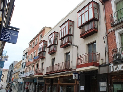 Alquiler de piso en Casco Histórico de 2 habitaciones con balcón y aire acondicionado