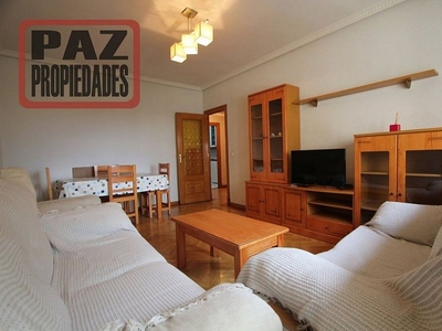 Alquiler de piso en Centro - Ávila de 3 habitaciones con terraza y calefacción