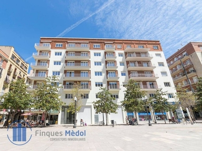 Alquiler de piso en Eixample de 2 habitaciones con terraza y aire acondicionado