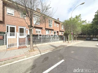 Casa adosada en venta en Calle de Orense