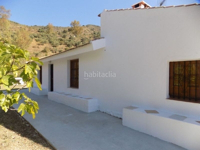 Casa magnifica casa de campo y parcela en lagar brun alto junto al parque natural de los montes . en Málaga