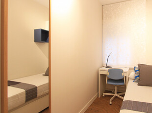 Dormitorio en apartamento de 9 dormitorios en Moncloa, Madrid