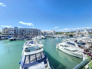 Empuriabrava Piso de 2 habitaciones con vistas al canal Cerca del mar Venta Empuriabrava