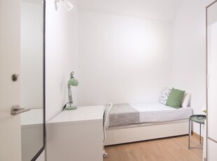 Habitación acogedora en apartamento de 10 dormitorios en Moncloa, Madrid