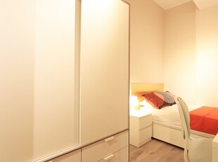 Habitación amueblada en apartamento de 7 dormitorios en Atocha, Madrid