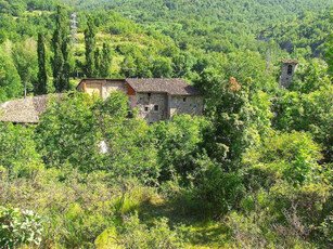 Masía Centenaria con 6 Terrenos de Regadío y un Molino en un Lugar Único!