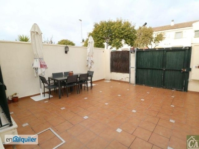 Alquiler de Casa 4 dormitorios, 2 baños, 0 garajes, Buen estado, en Jerez de la Frontera, Cádiz