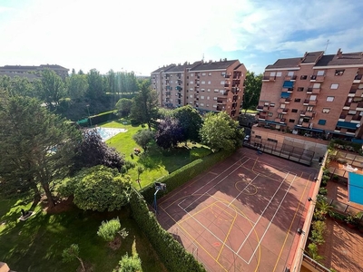 Alquiler de piso en Centro - Logroño de 3 habitaciones con terraza y piscina