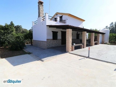 Chalet independiente en el campo