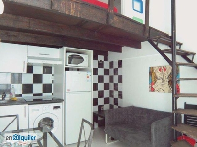 Elegante apartamento tipo estudio con dormitorio tipo loft en alquiler en Tetuán, cerca del metro