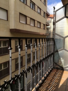 Venta de piso en Centro - Salamanca de 5 habitaciones con garaje y balcón
