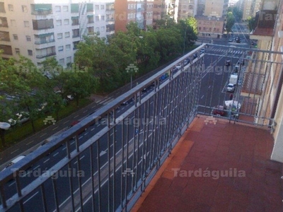 Venta de piso en Garrido Norte - Chinchibarra de 4 habitaciones con balcón y calefacción