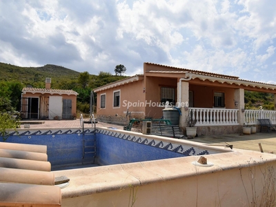 Villa en venta en Pedralba