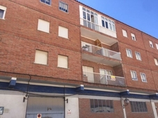 Piso en venta en calle Capitán Luis Vara de 4 habitaciones con terraza y balcón